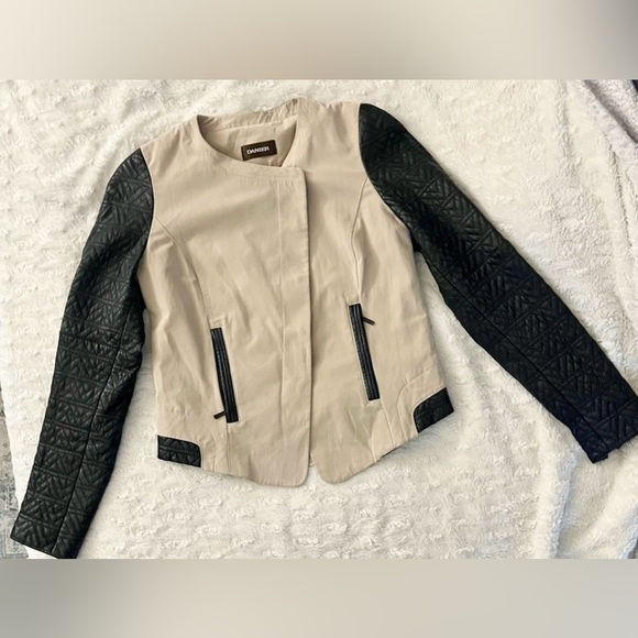 Danier Women's Leather Jacket in Black and Cream Size XS - Picture 2 of 11